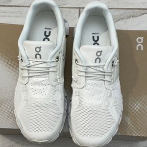 ON RUNNING CLOUD 5.